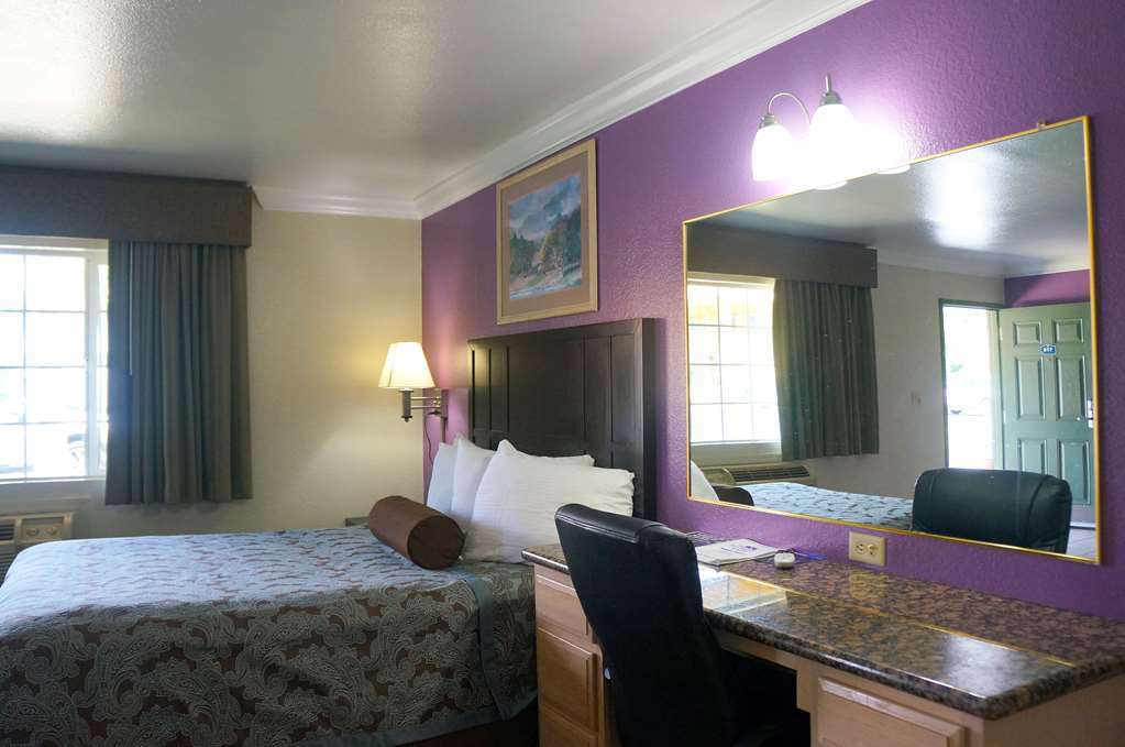Rodeo Lodge Clovis Room photo
