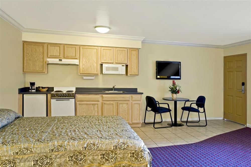 Rodeo Lodge Clovis Room photo