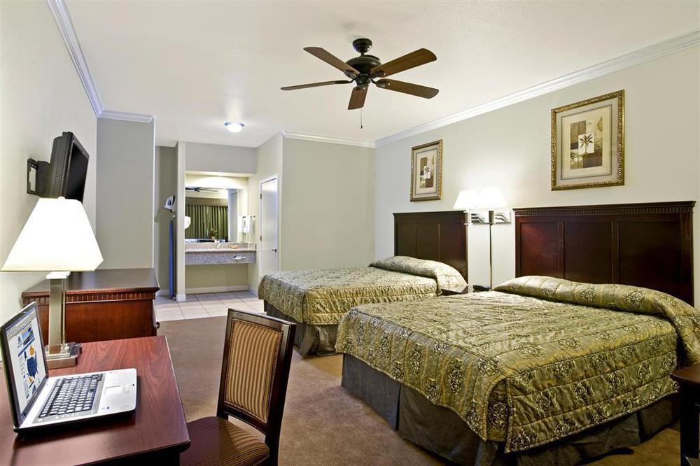 Rodeo Lodge Clovis Room photo